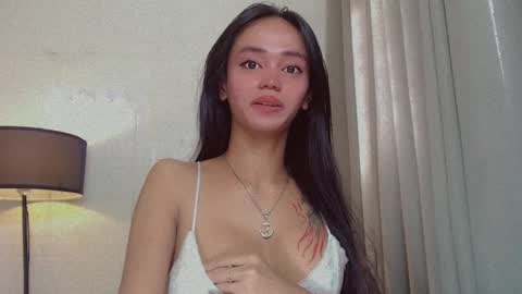 Snapshot of emily_sexyslut chatting on February 22, 6:50 am emily_sexyslut online show from February 22, 6:50 am