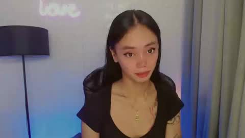 Snapshot of emily_sexyslut chatting on December 19, 4:02 am emily_sexyslut online show from December 19, 4:02 am