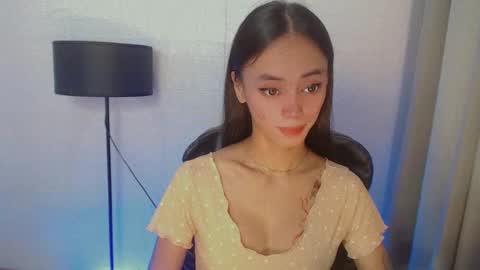 Snapshot of emily_sexyslut chatting on December 4, 4:10 am emily_sexyslut online show from December 4, 4:10 am