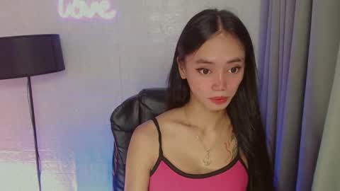 Snapshot of emily_sexyslut chatting on December 21, 5:39 pm emily_sexyslut online show from December 21, 5:39 pm