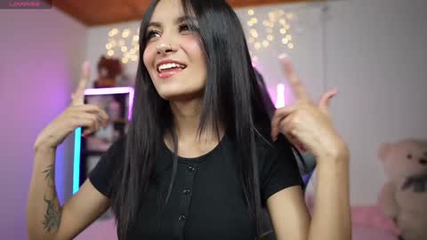 Snapshot of emily_smitt chatting on February 7, 1:47 am emily_smitt online show from February 7, 1:47 am