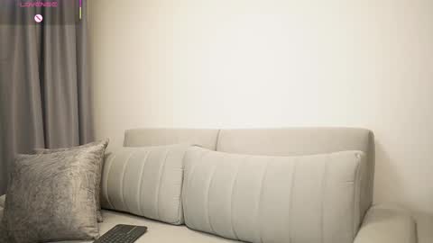 Snapshot of emily_smitt chatting on March 7, 11:26 pm emily_smitt online show from March 7, 11:26 pm