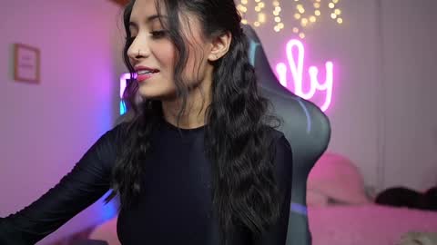 Snapshot of emily_smitt chatting on January 17, 8:00 pm emily_smitt online show from January 17, 8:00 pm