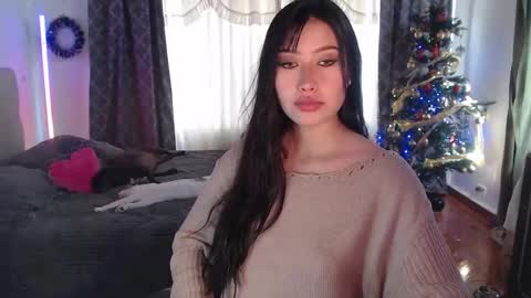 Emily  Swan online show from December 11, 7:03 pm