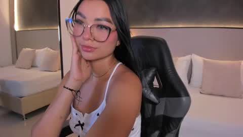 emily_tolson online show from March 10, 2:48 am