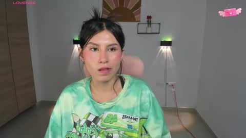 Snapshot of emily_villamil_ chatting on September 16, 10:29 pm Emi online show from September 16, 10:29 pm