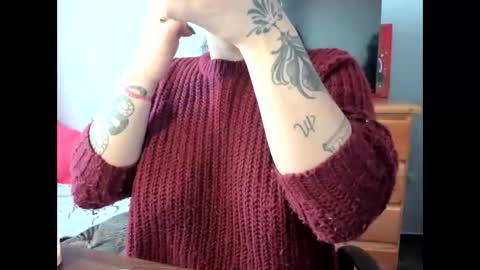 emily_vixen_ online show from October 27, 11:06 am