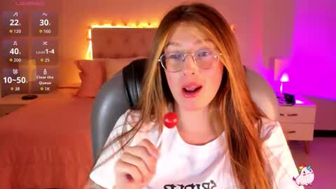 emily_warren__ online show from March 11, 8:33 pm