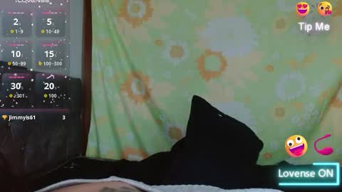Snapshot of emily_white00 chatting on September 18, 2:04 pm emily online show from September 18, 2:04 pm