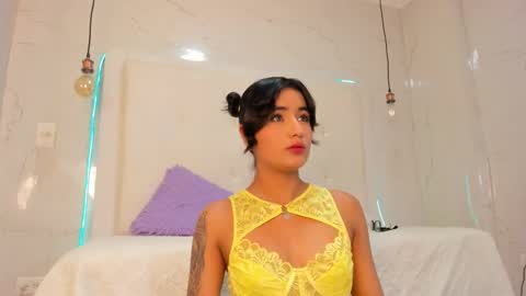 emilyadams0 online show from October 3, 11:21 pm