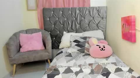 emilybrown12 online show from November 22, 5:37 pm