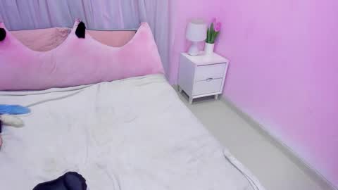 Snapshot of emilybta chatting on October 28, 8:35 pm EMILY online show from October 28, 8:35 pm