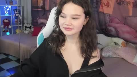 Emilyhaves online show from November 25, 6:42 pm