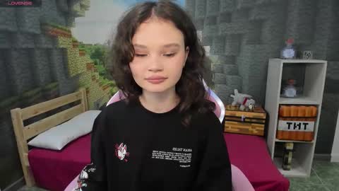 Emilyhaves online show from September 27, 5:20 pm