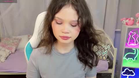 Emilyhaves online show from January 16, 6:53 am