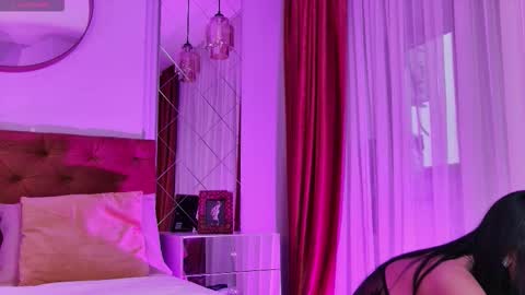 Emily online show from November 3, 5:11 am