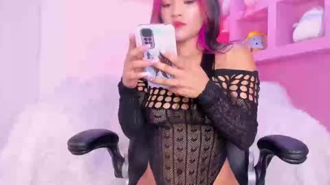 Snapshot of emilycristal chatting on January 9, 9:05 pm Emily online show from January 9, 9:05 pm