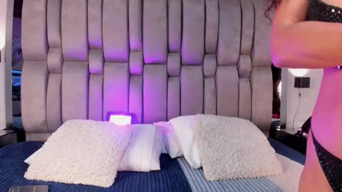 Snapshot of emilycristal chatting on October 1, 8:36 pm Emily online show from October 1, 8:36 pm