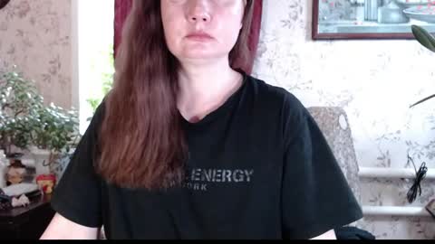 EmilyDoth online show from April 6, 7:31 am