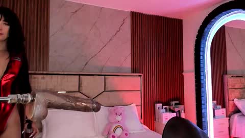 Emily Hendrix online show from October 7, 8:24 pm