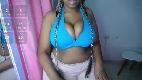 Snapshot of emilyhines__ chatting on October 3, 6:02 pm Emilyhines online show from October 3, 6:02 pm