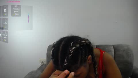 Snapshot of emilyhines__ chatting on October 30, 2:03 am Emilyhines online show from October 30, 2:03 am