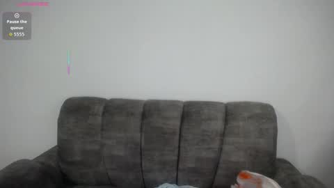 Snapshot of emilyhines__ chatting on October 15, 2:36 am Emilyhines online show from October 15, 2:36 am