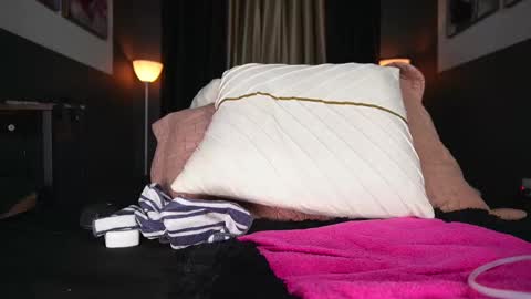 Emily Jhonson online show from October 8, 5:06 pm