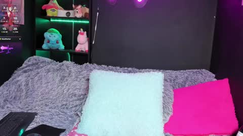 Emily Jhonson online show from January 9, 4:49 pm