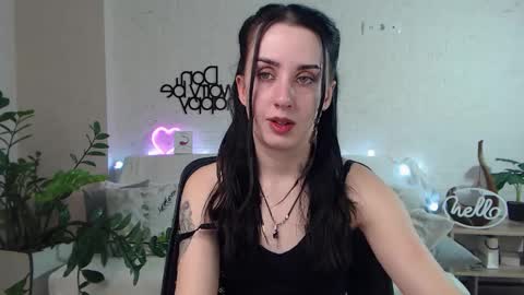 Snapshot of emilylayer chatting on February 22, 8:59 pm Emyli online show from February 22, 8:59 pm