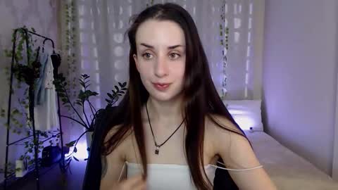Snapshot of emilylayer chatting on September 18, 5:00 pm Emyli online show from September 18, 5:00 pm