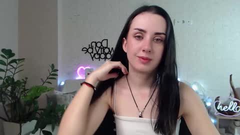 Snapshot of emilylayer chatting on February 21, 9:11 pm Emyli online show from February 21, 9:11 pm