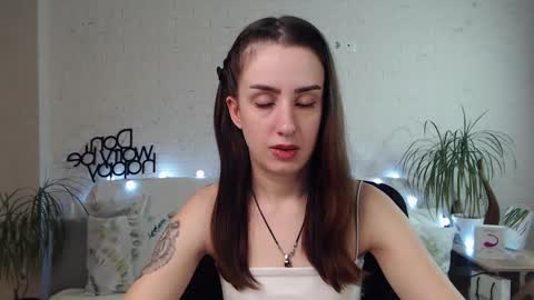 Snapshot of emilylayer chatting on February 8, 9:04 pm Emyli online show from February 8, 9:04 pm