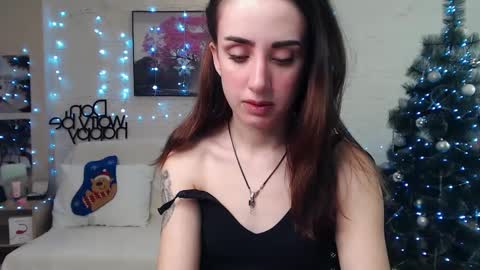 Snapshot of emilylayer chatting on December 25, 9:00 pm Emyli online show from December 25, 9:00 pm