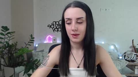 Snapshot of emilylayer chatting on February 24, 8:58 pm Emyli online show from February 24, 8:58 pm