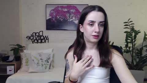 Snapshot of emilylayer chatting on January 4, 8:59 pm Emyli online show from January 4, 8:59 pm