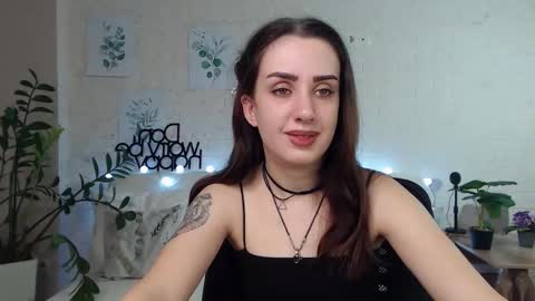 Snapshot of emilylayer chatting on January 18, 9:24 pm Emyli online show from January 18, 9:24 pm