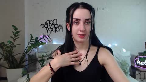 Snapshot of emilylayer chatting on February 15, 8:56 pm Emyli online show from February 15, 8:56 pm