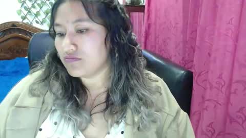 Snapshot of emilylove14 chatting on February 21, 2:28 am Emily Cortez online show from February 21, 2:28 am