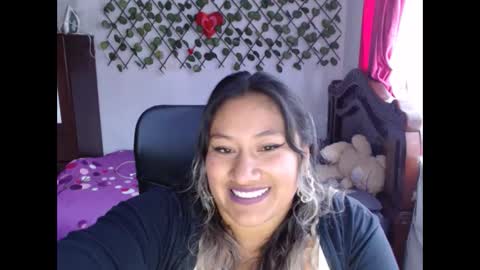 Snapshot of emilylove14 chatting on December 9, 9:58 pm Emily Cortez online show from December 9, 9:58 pm