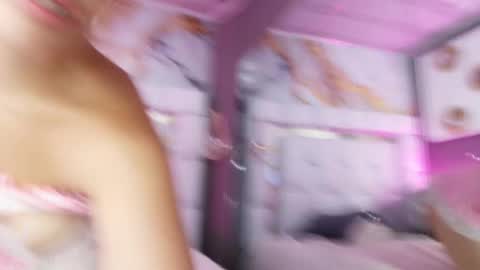 Snapshot of emilymadrid chatting on October 20, 7:22 am Emily online show from October 20, 7:22 am