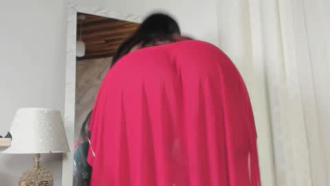 Snapshot of emilyrojas chatting on October 31, 2:32 pm emilyrojas online show from October 31, 2:32 pm