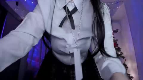 Snapshot of emilyrosss_ chatting on December 24, 6:44 am EMILY online show from December 24, 6:44 am