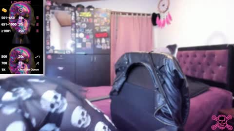  Emily Support me to have 100 likes plx online show from December 18, 11:19 pm