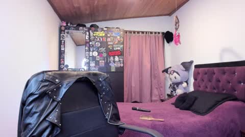  Emily Support me to have 100 likes plx online show from January 26, 1:09 am