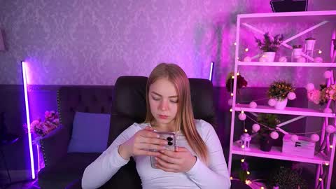 Snapshot of emilysunshines chatting on October 2, 10:31 am MY NAME IS Emily WELCOME EVERYONE I WILL BE HAPPY TO GIVE YOU WHAT YOU HAVE DREAMED OF FOR SO LONG online show from October 2, 10:31 am