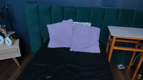 Snapshot of emilythyson chatting on October 11, 5:48 pm Emily Thyson online show from October 11, 5:48 pm