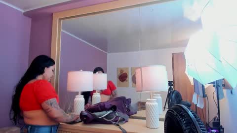 Snapshot of emilythyson chatting on September 21, 12:15 pm Emily Thyson online show from September 21, 12:15 pm