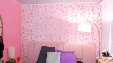 Snapshot of emilythyson chatting on October 22, 12:21 pm Emily Thyson online show from October 22, 12:21 pm