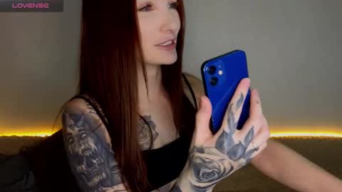 Snapshot of emilytrays chatting on October 11, 9:03 am Emily wish-list online show from October 11, 9:03 am